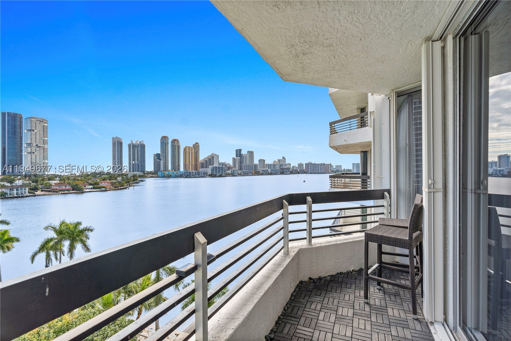 3600 Mystic Pointe Dr 1017, Aventura FL 33180