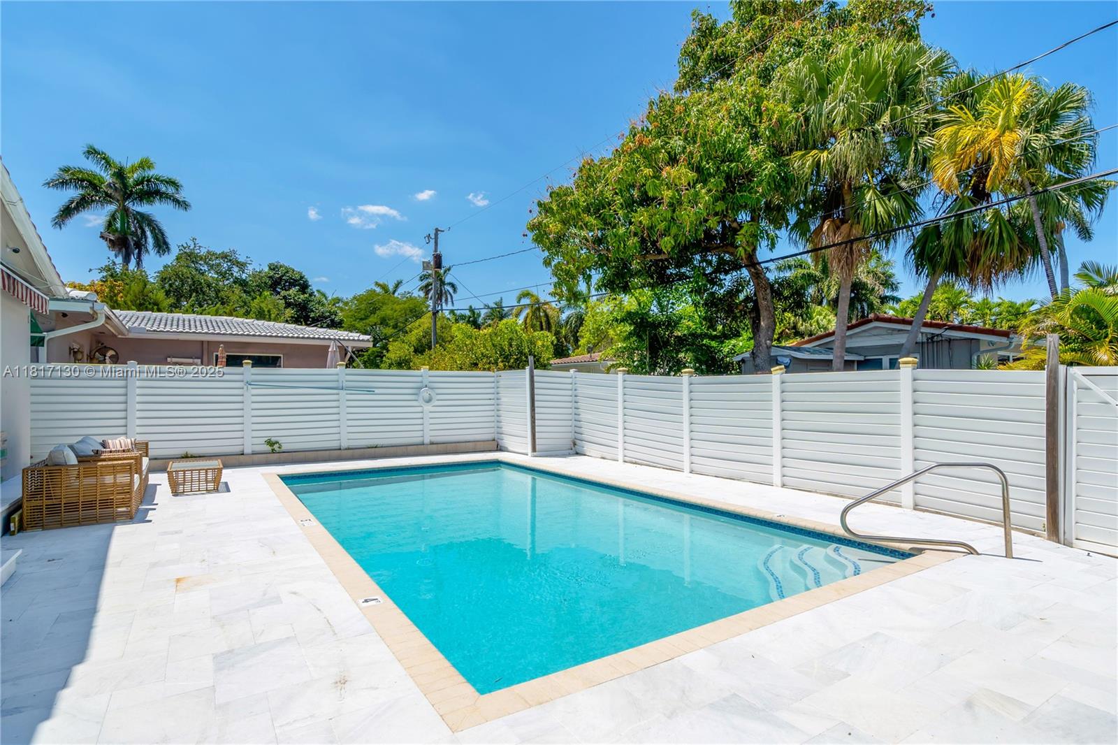 HOLLYWOOD LAKES SECTION - Residential