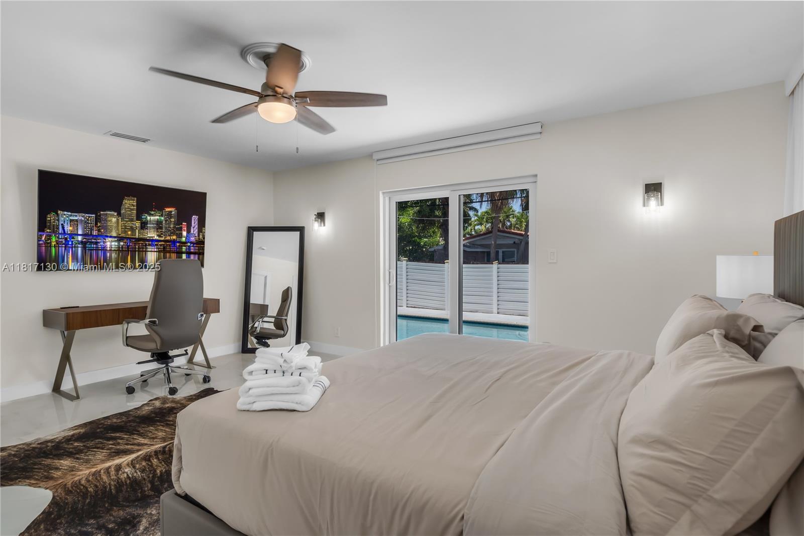 HOLLYWOOD LAKES SECTION - Residential