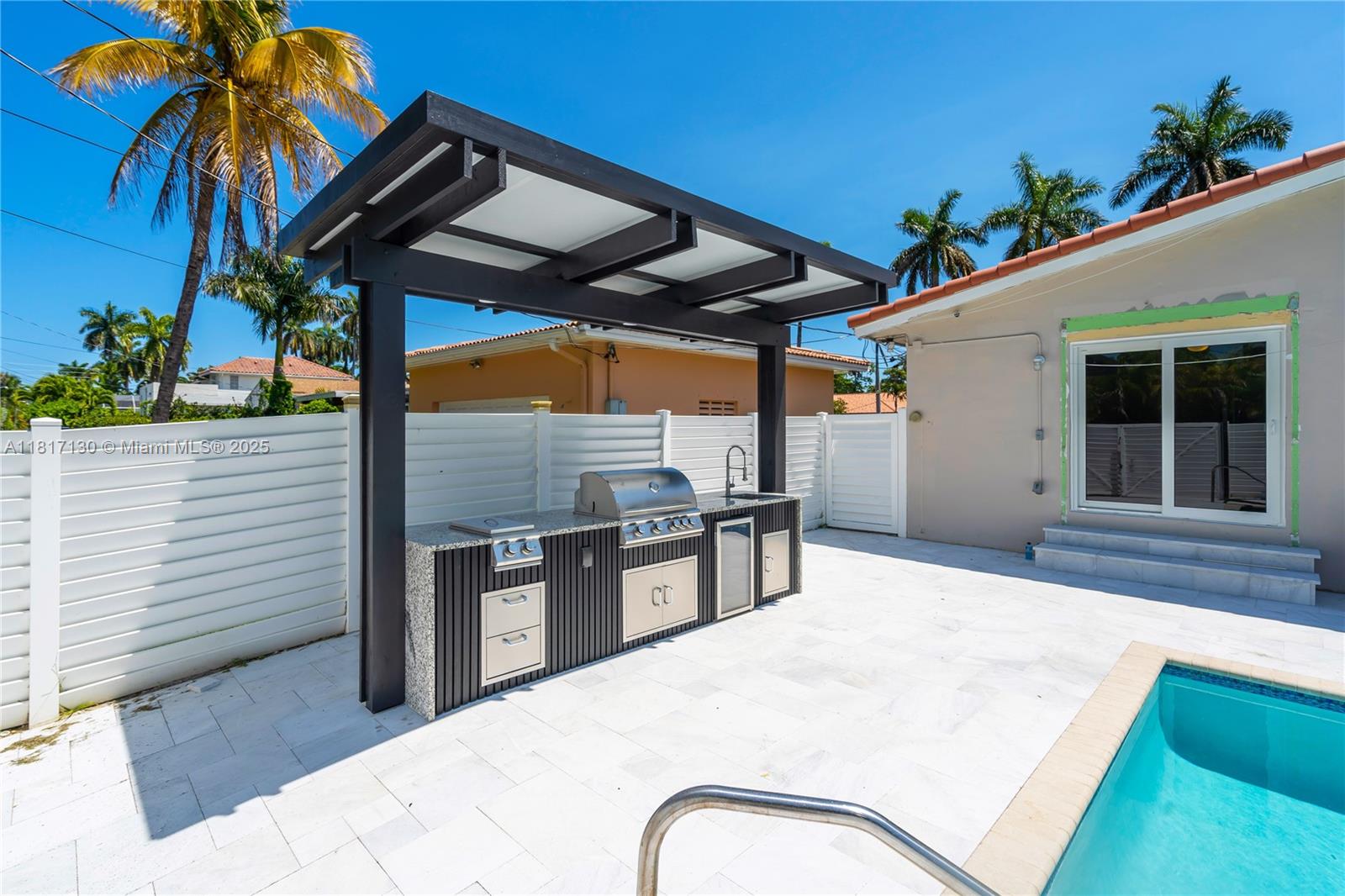 HOLLYWOOD LAKES SECTION - Residential