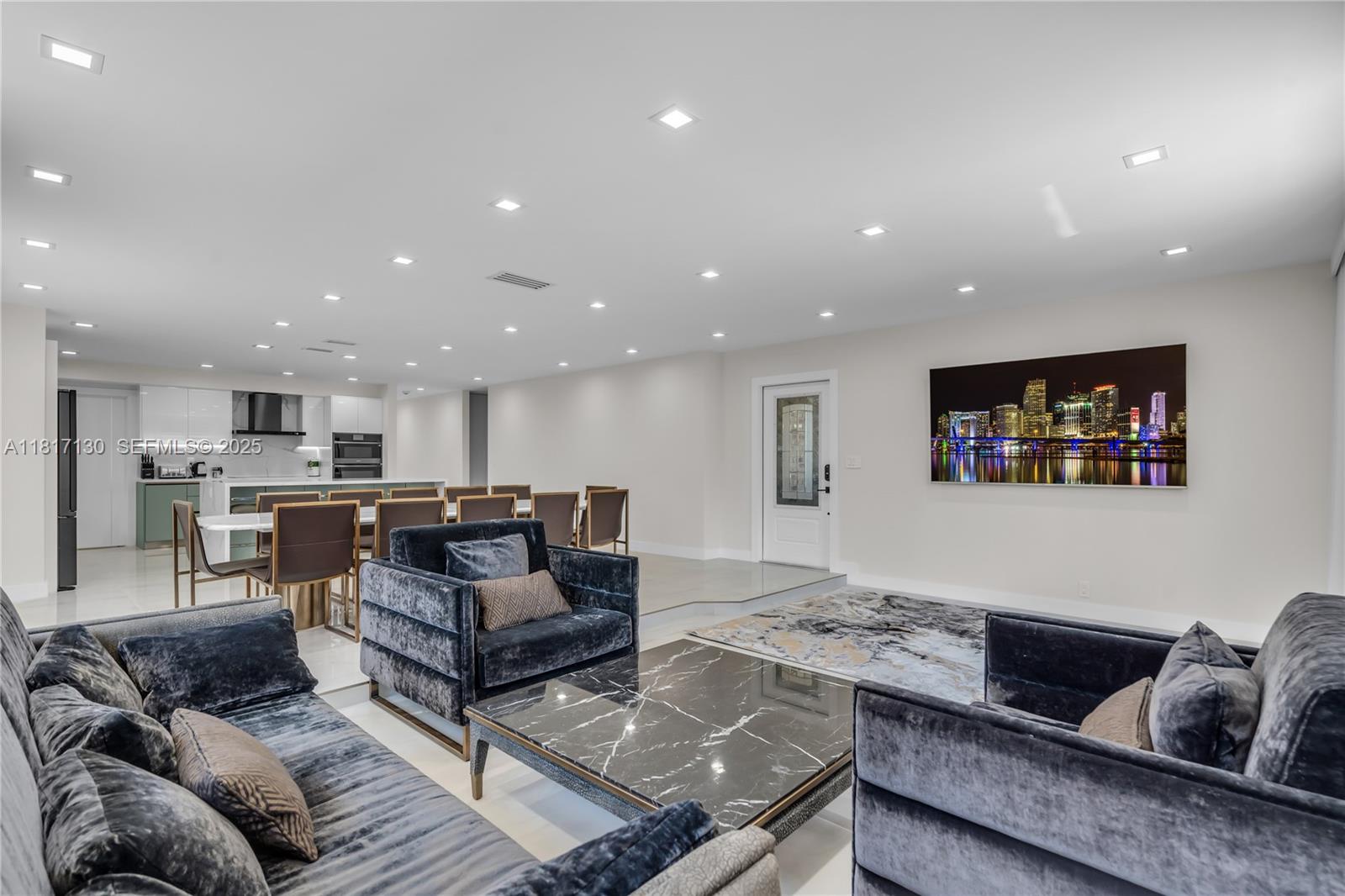 HOLLYWOOD LAKES SECTION - Residential