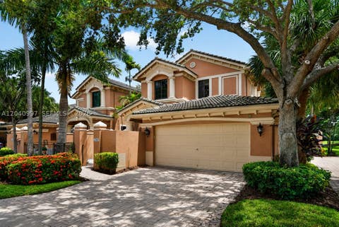 Photo of 2767 Kinsington Cir #8-4, Weston, FL 33332 (MLS # A12040997)