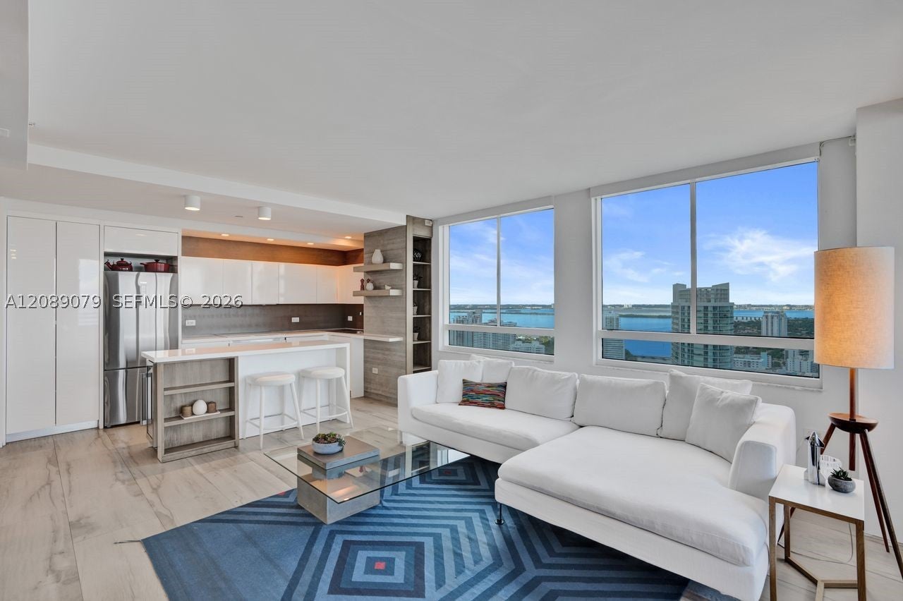 1330 West Ave 3407, Miami Beach, FL, 33139/$1,147,000 4 1330 West Ave 3407