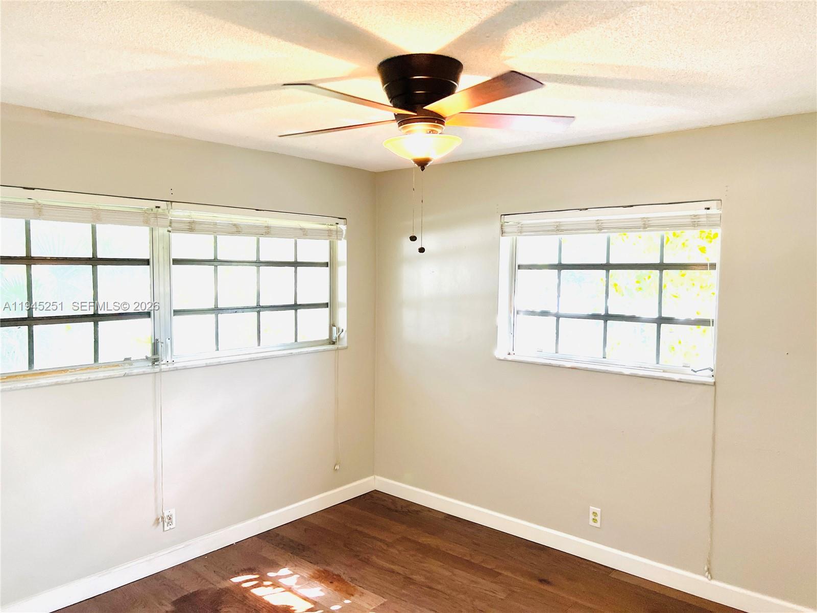 MIRROR LAKE ESTATES SEC F - Residential