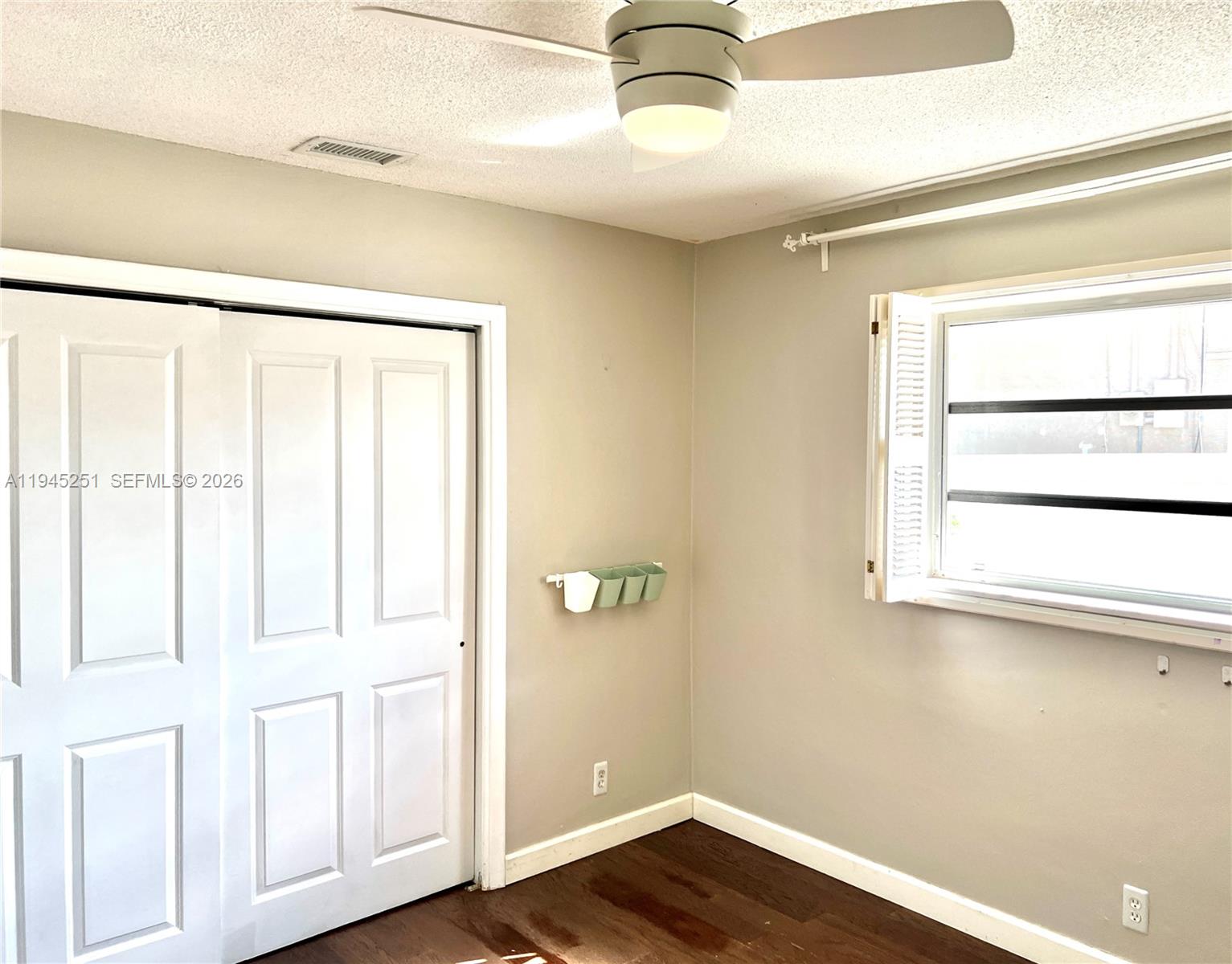 MIRROR LAKE ESTATES SEC F - Residential