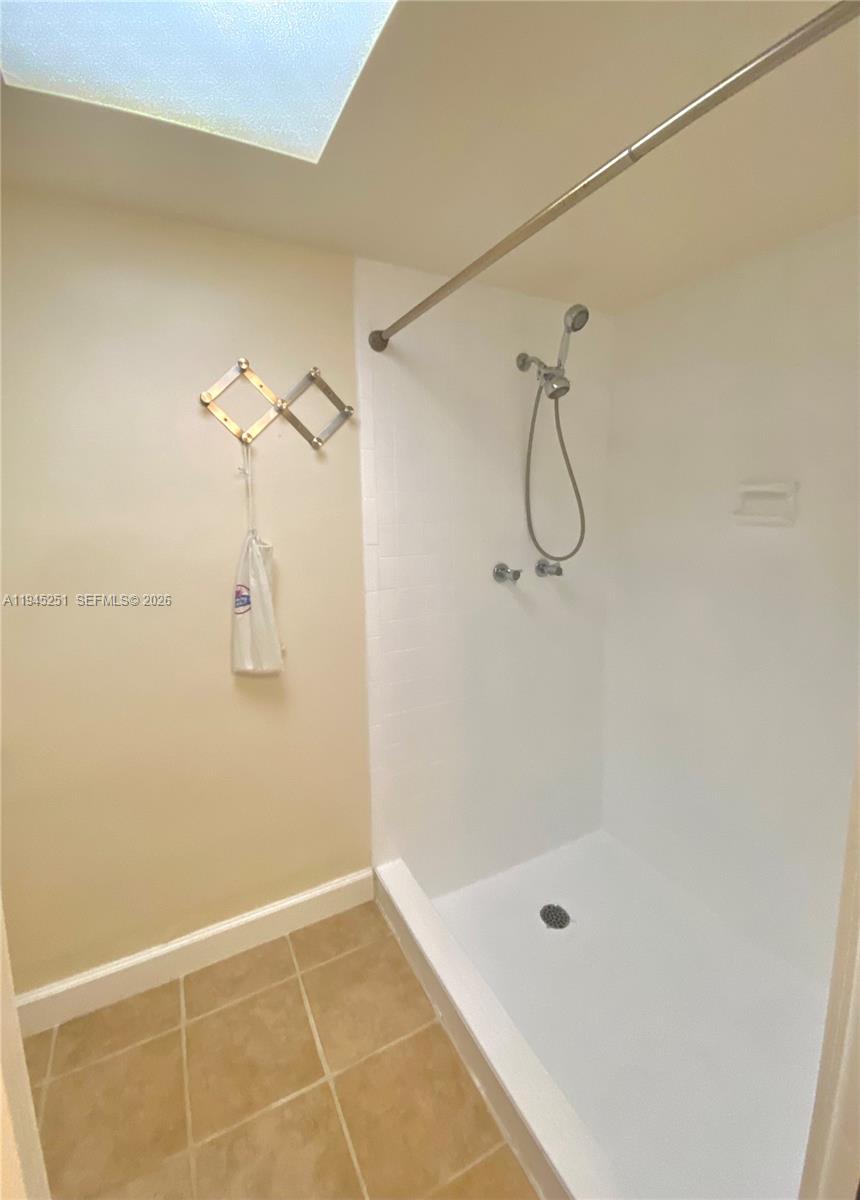 MIRROR LAKE ESTATES SEC F - Residential