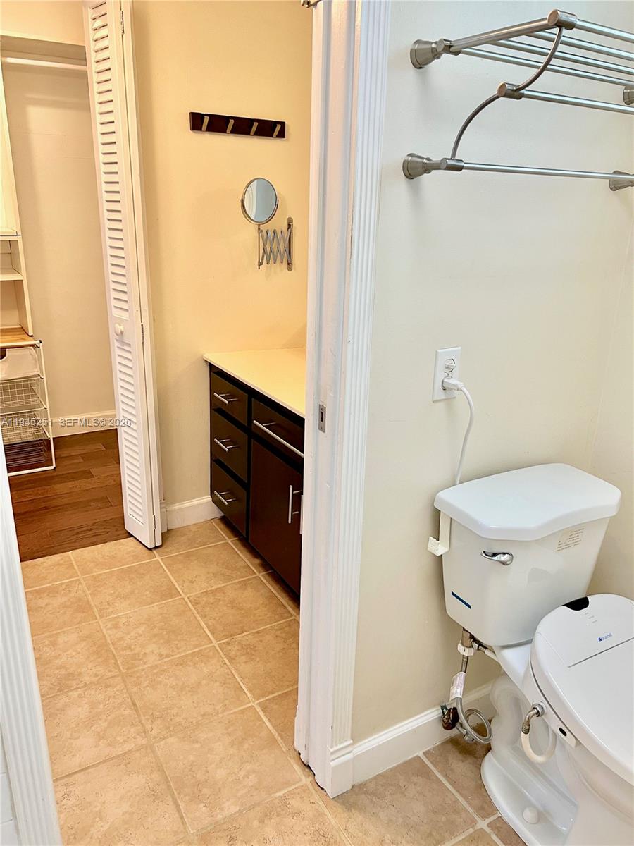 MIRROR LAKE ESTATES SEC F - Residential