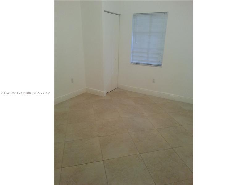 1034 Lenox Ave 4