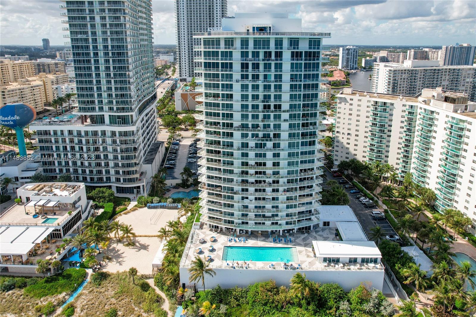 APOGEE BEACH CONDOMINIUM - Residential