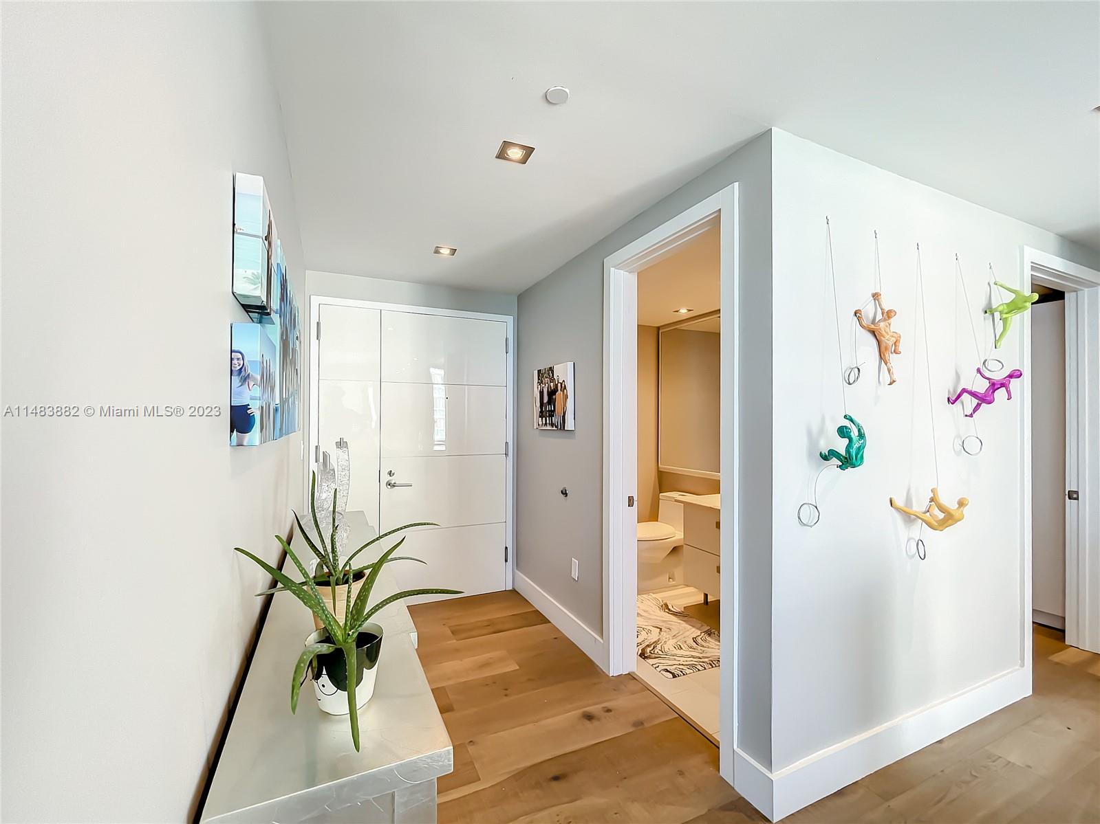 APOGEE BEACH CONDOMINIUM - Residential