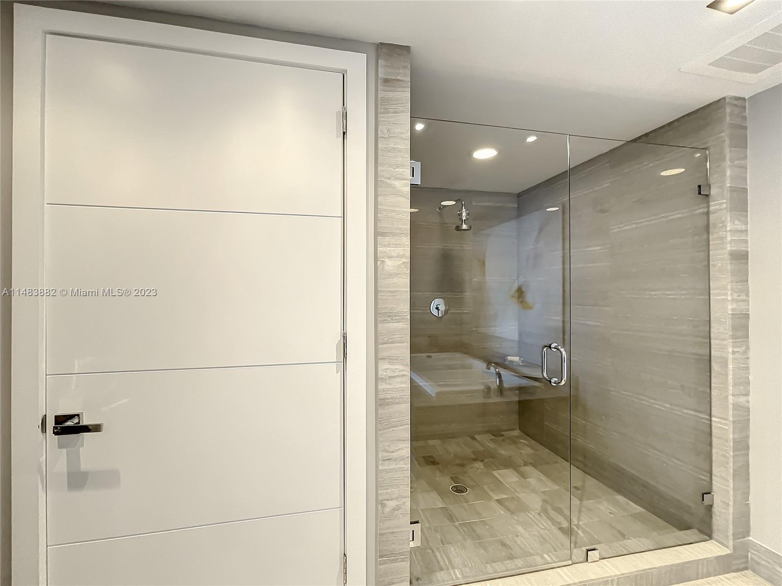 APOGEE BEACH CONDOMINIUM - Residential