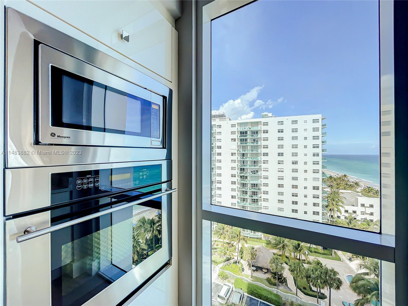 APOGEE BEACH CONDOMINIUM - Residential