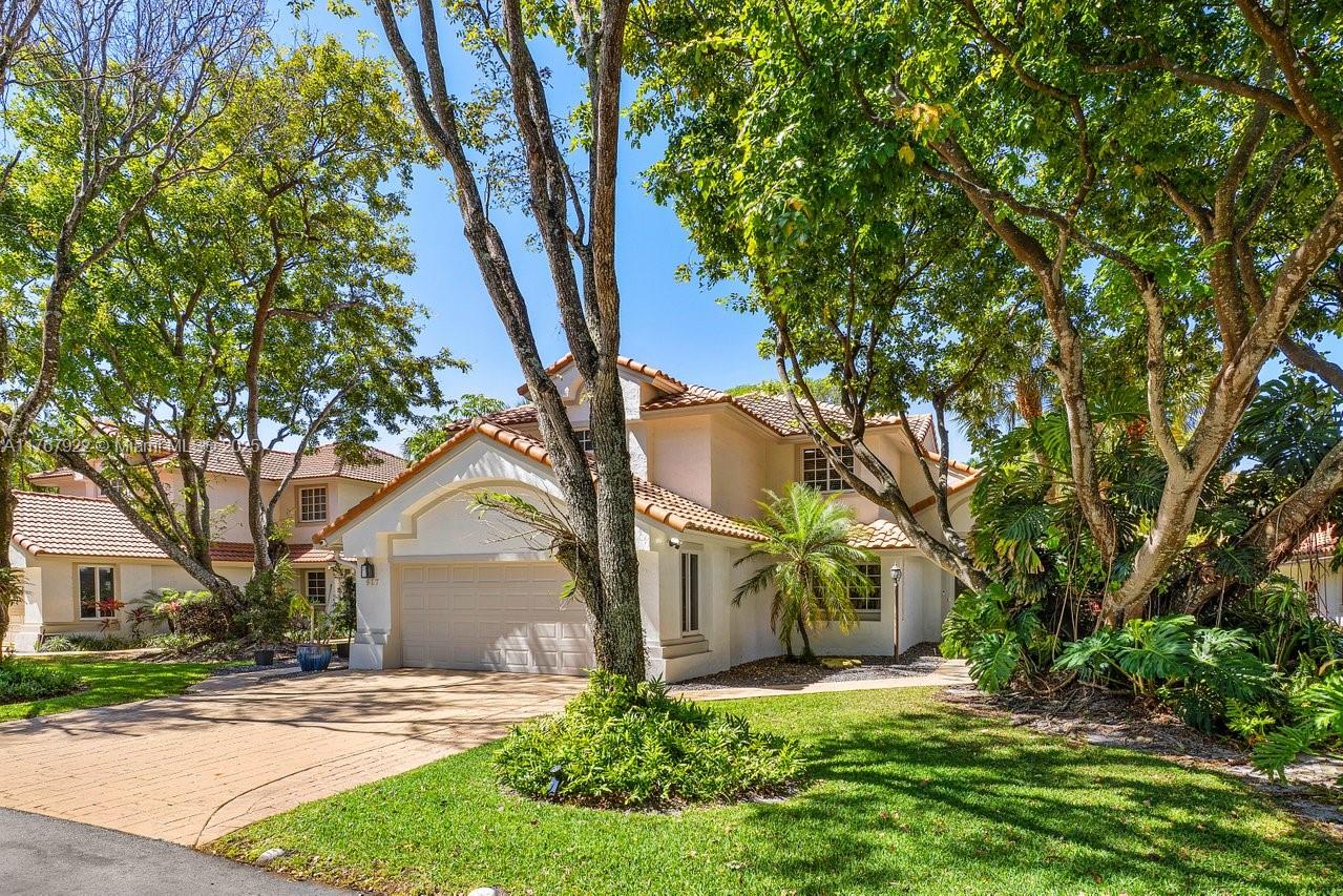 517 Misty Oaks Dr