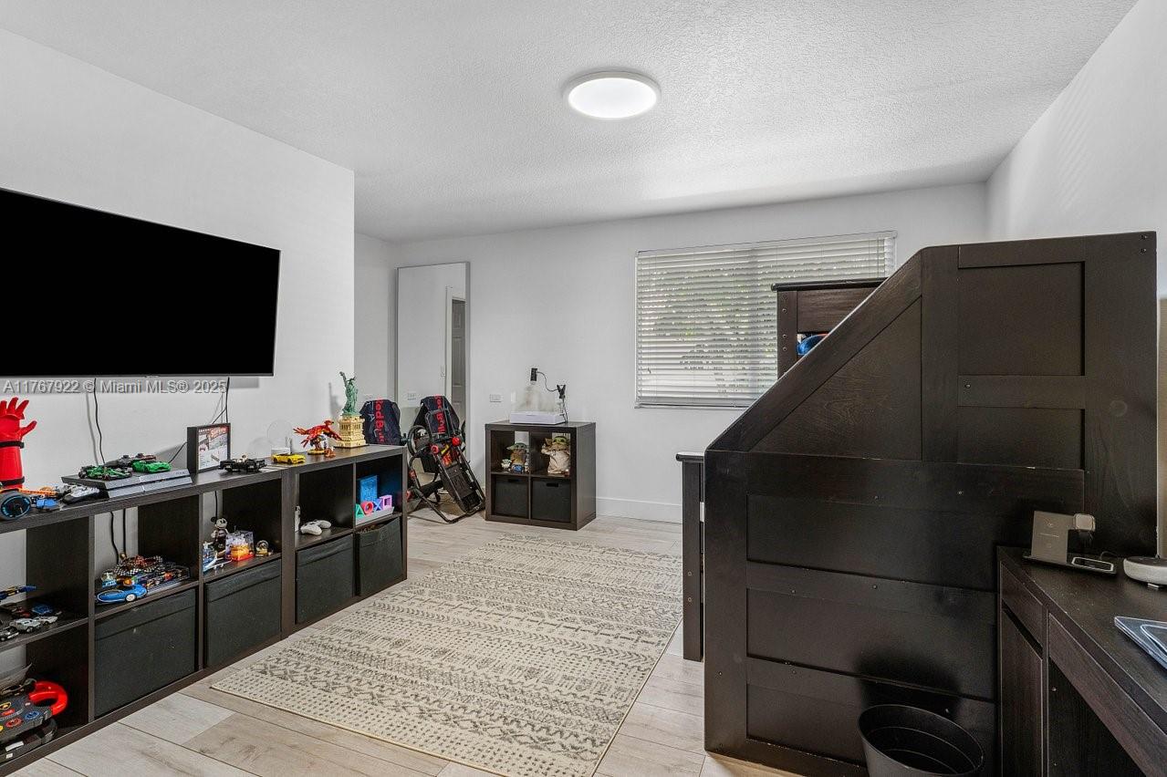 PALM-AIRE OAKS COURSE EST - Residential