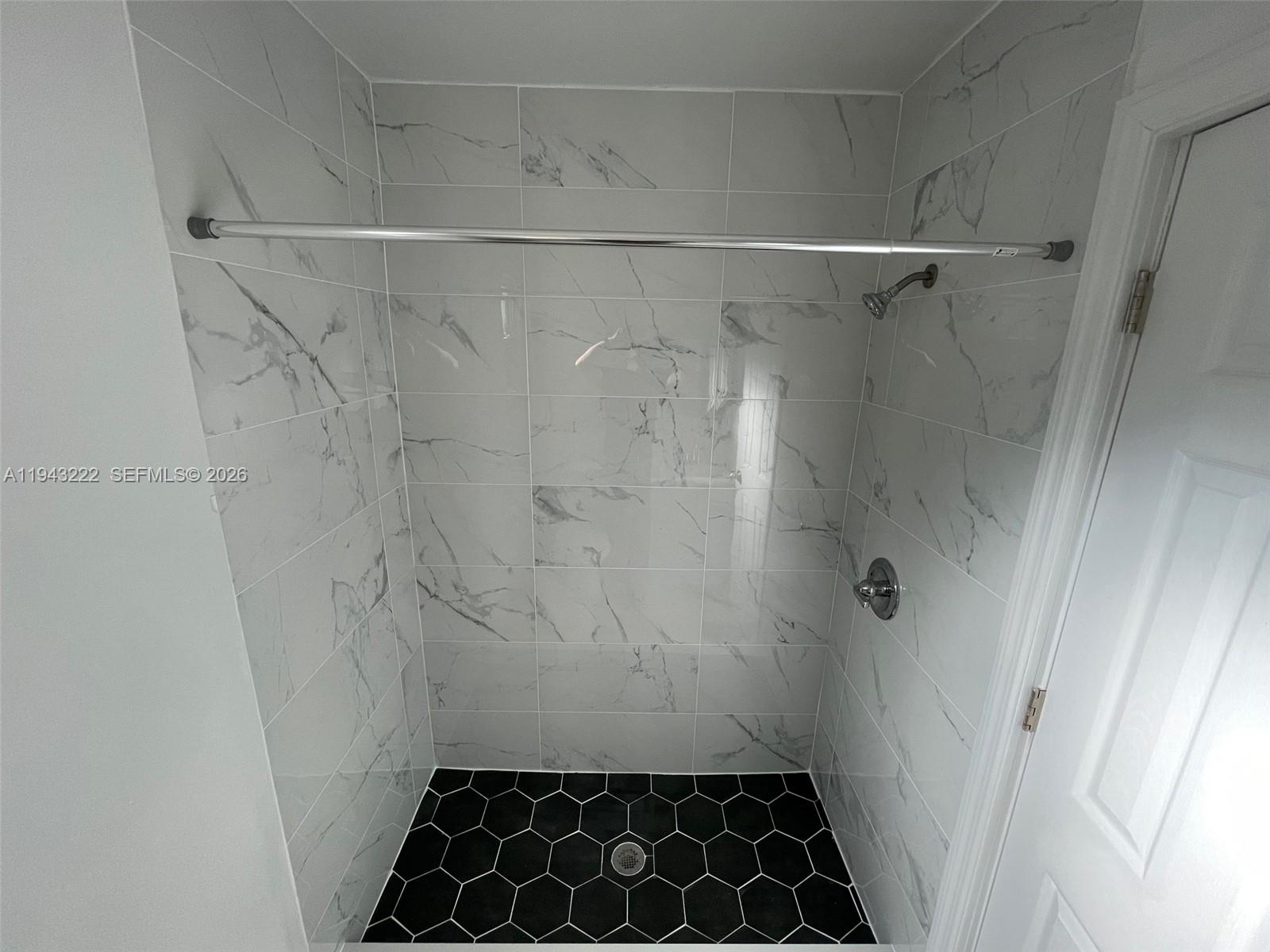 HOLLYWOOD - Residential Lease