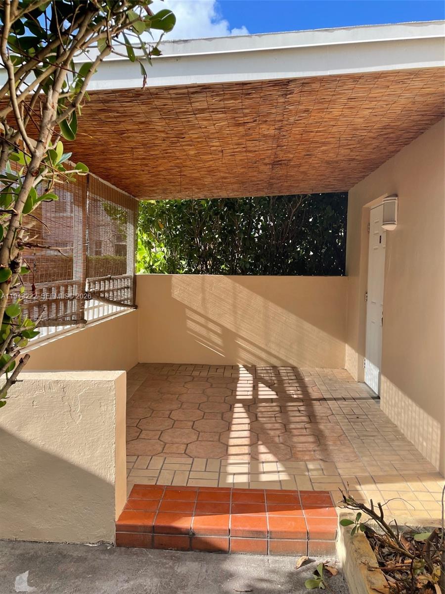 HOLLYWOOD - Residential Lease