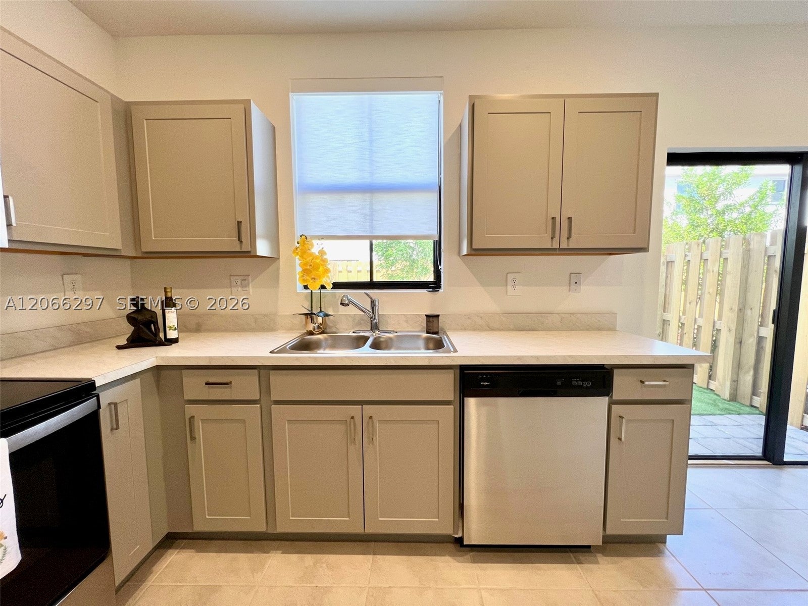 429 NE 12th Street 0