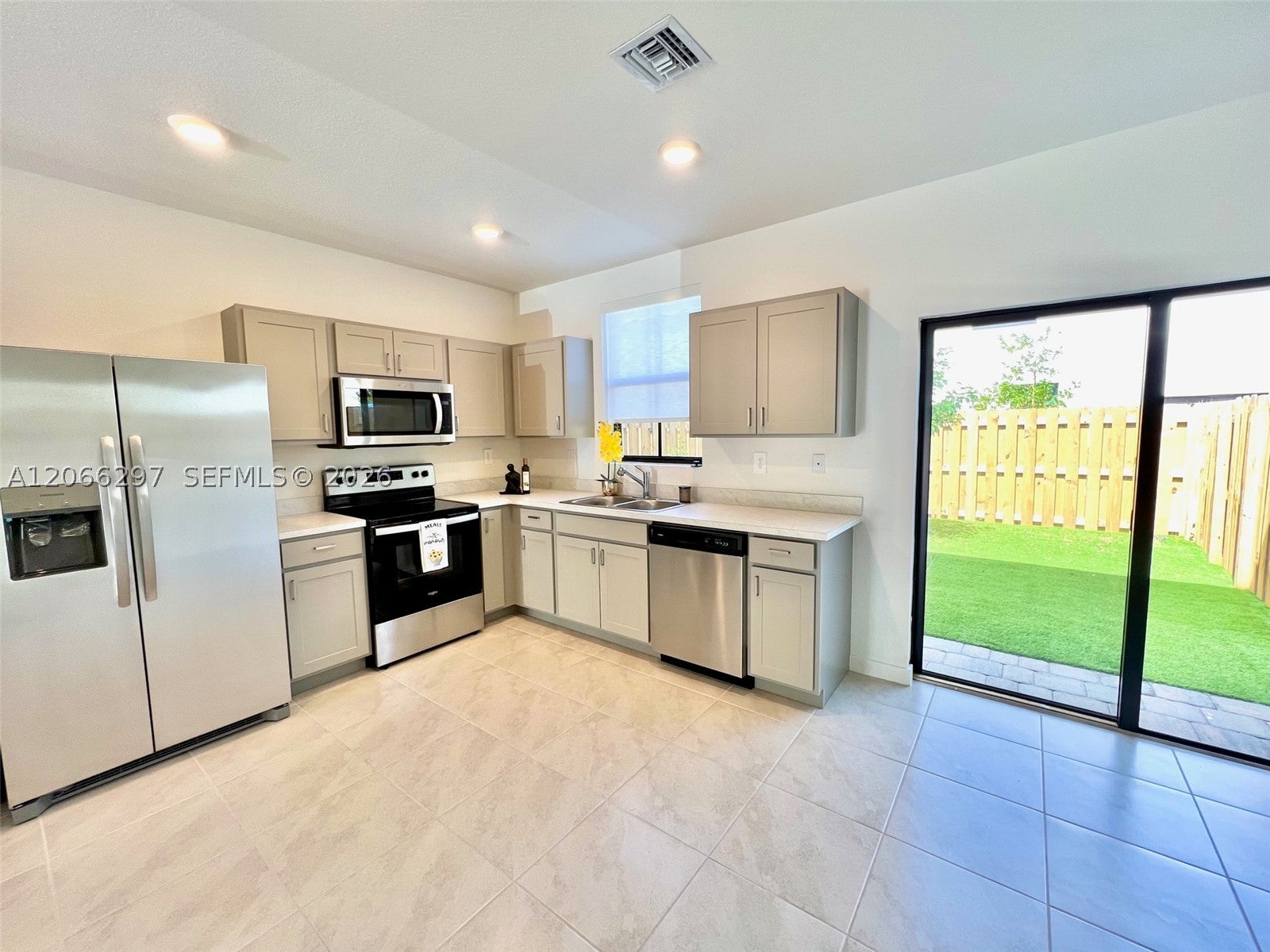 429 NE 12th Street 0