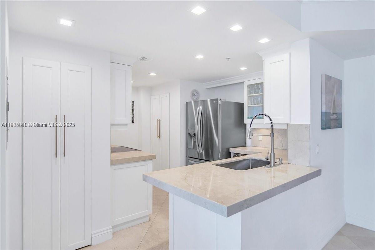 COURVOISIER COURTS CONDO - Residential Lease