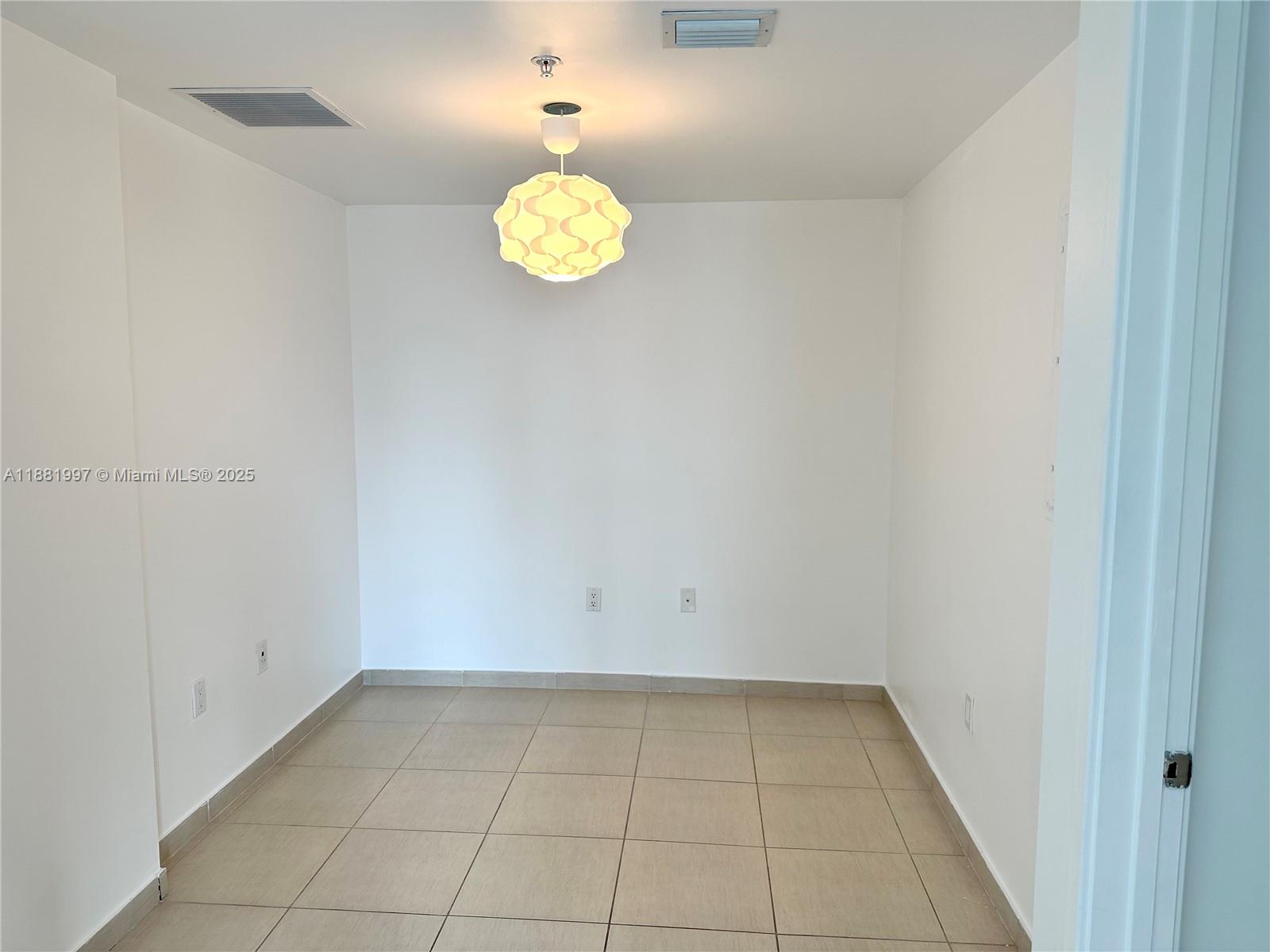 LATITUDE ON THE RIVER CON - Residential