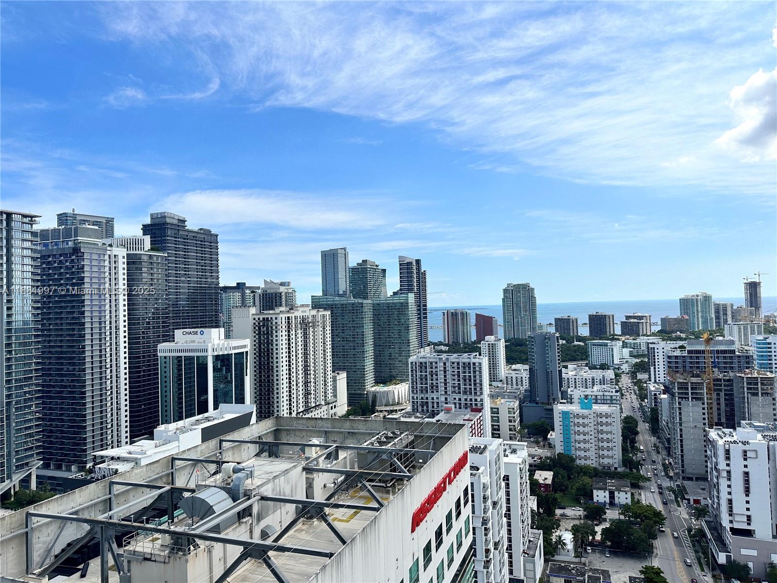 LATITUDE ON THE RIVER CON - Residential