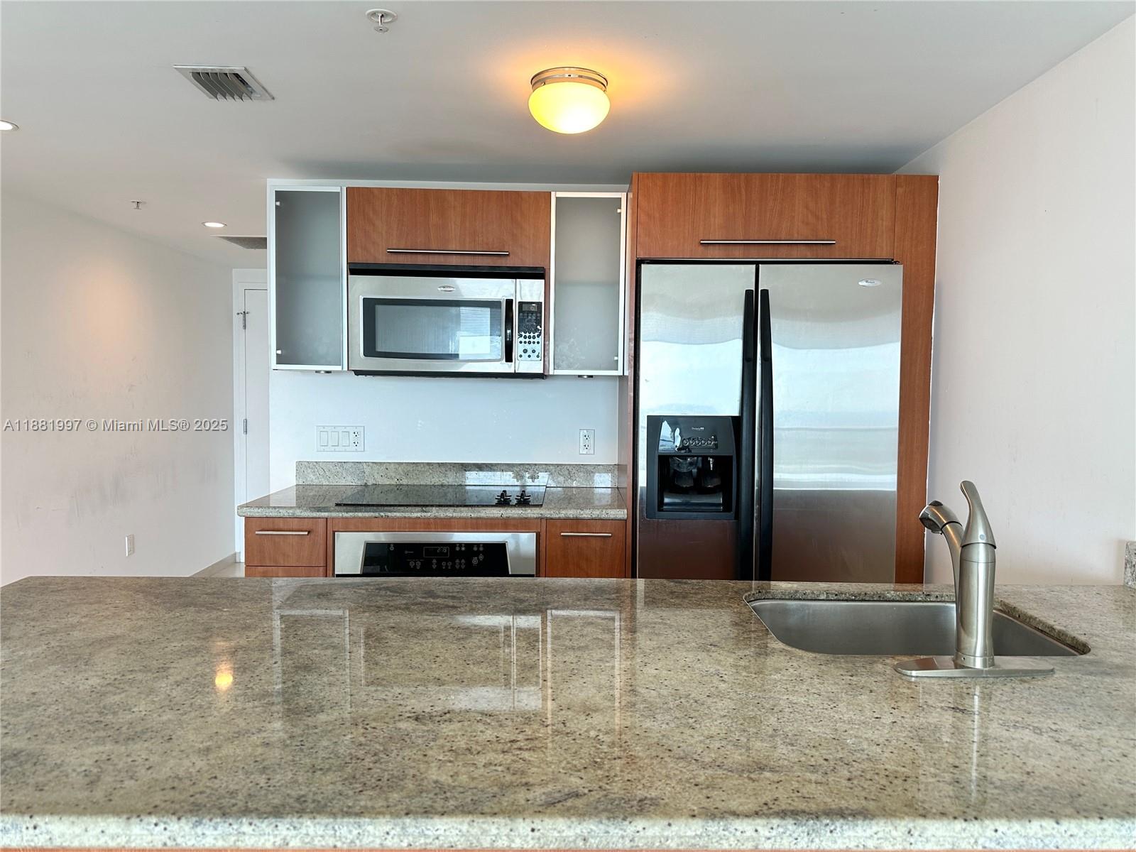 LATITUDE ON THE RIVER CON - Residential