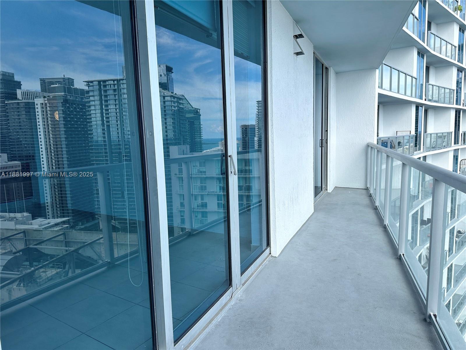 LATITUDE ON THE RIVER CON - Residential