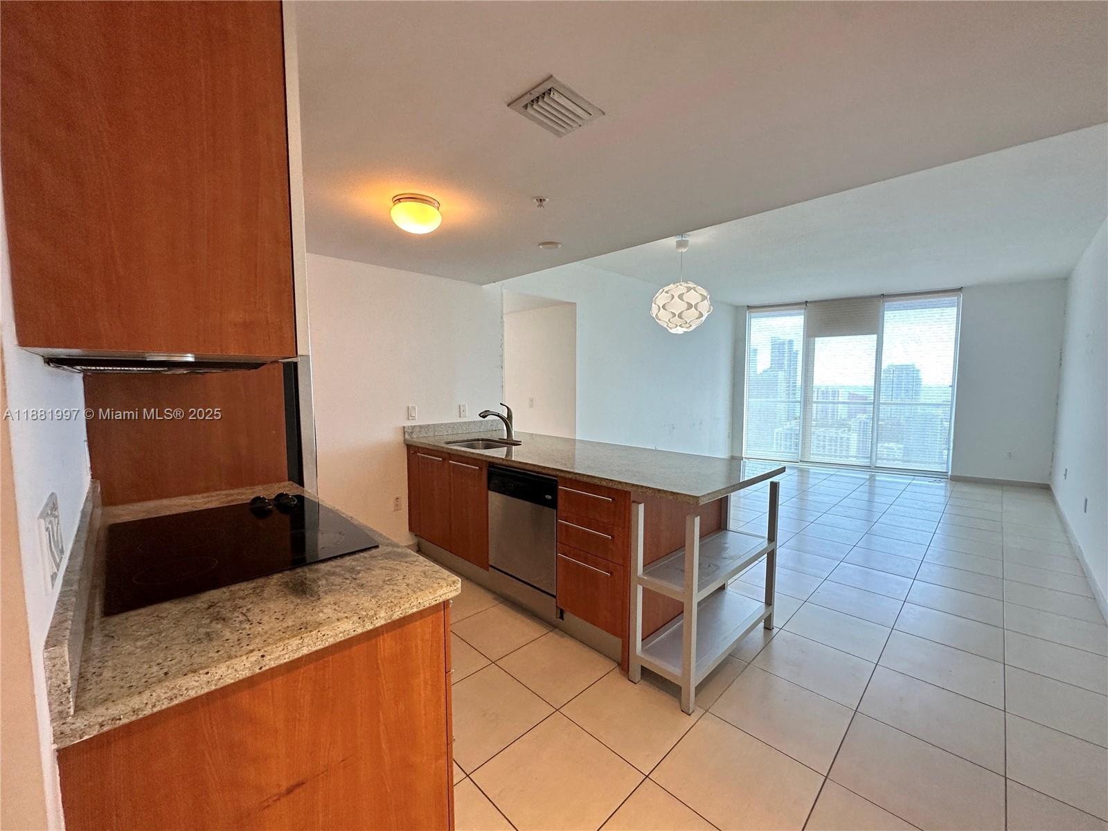 LATITUDE ON THE RIVER CON - Residential