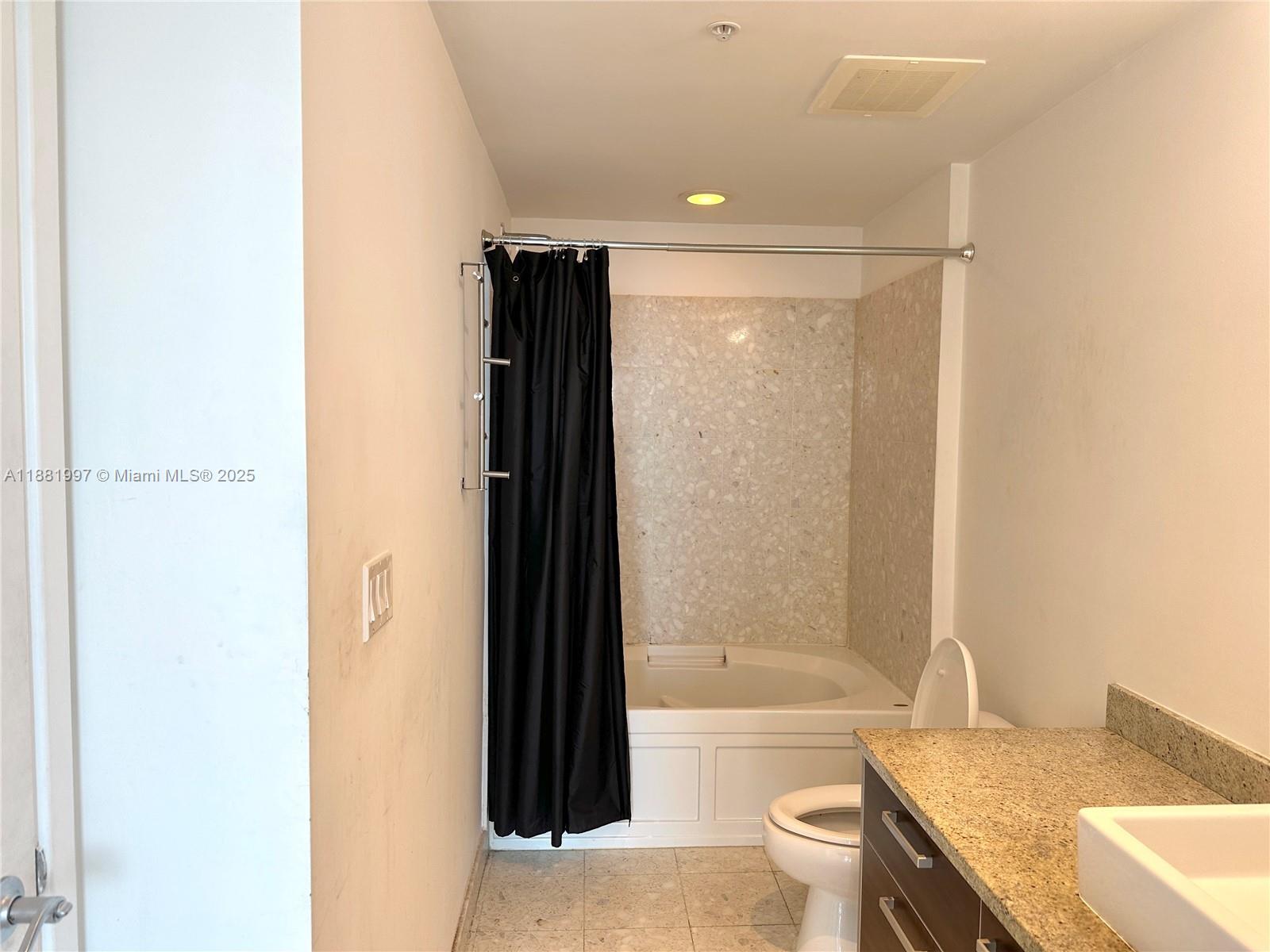 LATITUDE ON THE RIVER CON - Residential