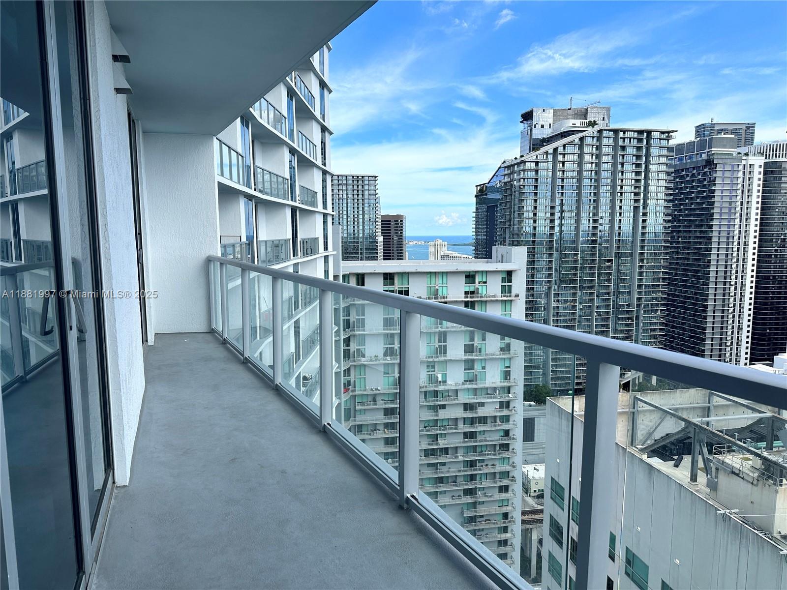 LATITUDE ON THE RIVER CON - Residential