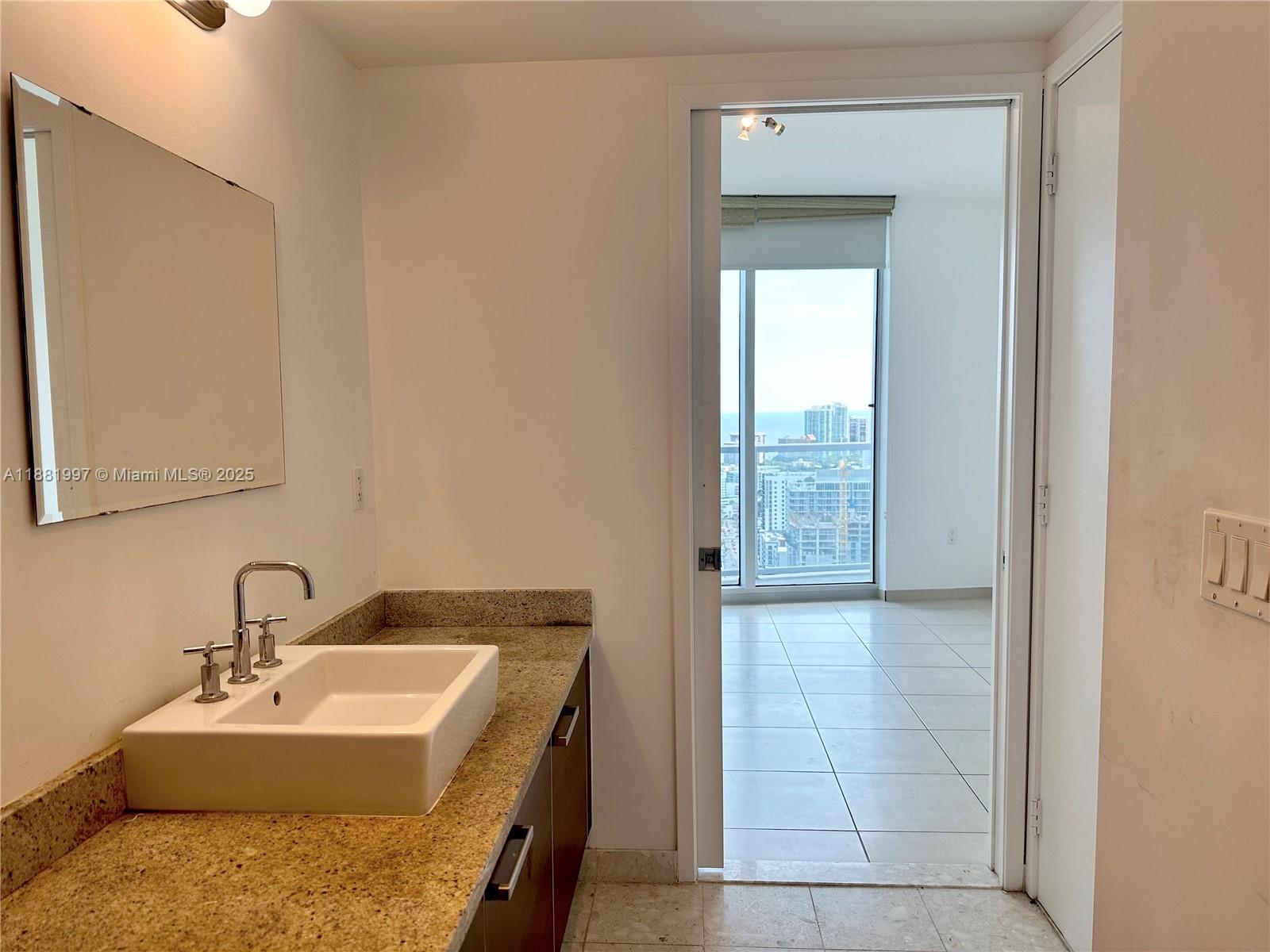 LATITUDE ON THE RIVER CON - Residential