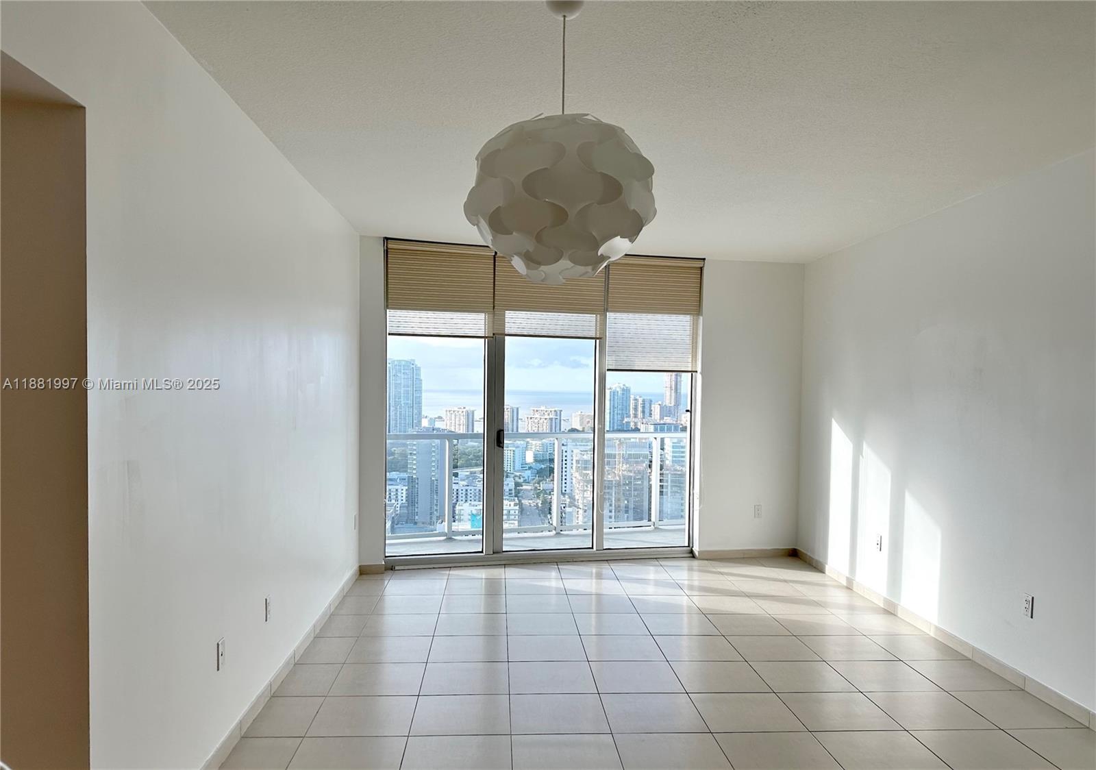 LATITUDE ON THE RIVER CON - Residential