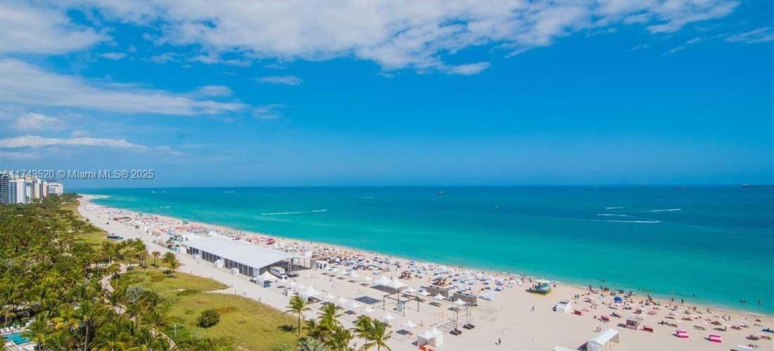 Property for Sale at 100 Lincoln Rd 502, Miami Beach, Miami-Dade County, Florida - Bedrooms: 1 
Bathrooms: 1  - $499,900