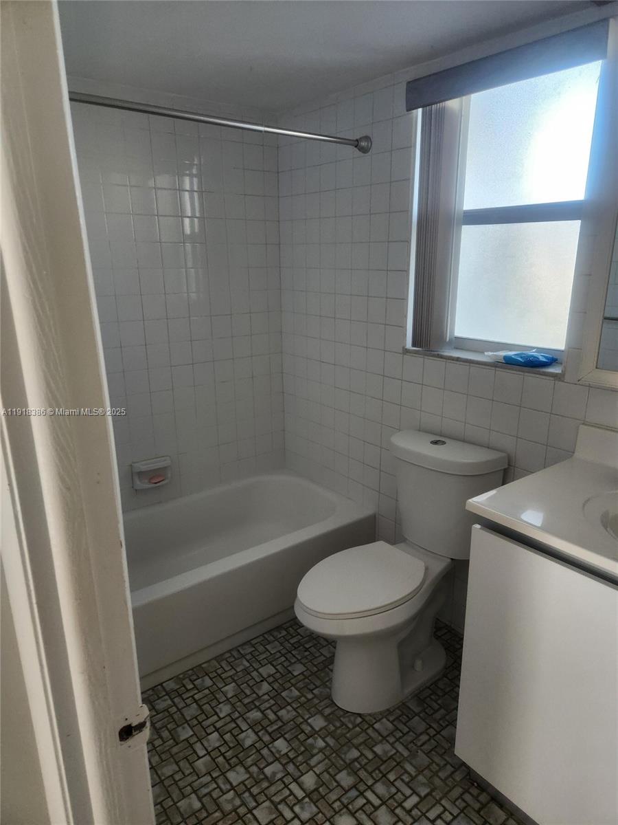 SUNRISE LAKES 51 CONDO - Residential Lease