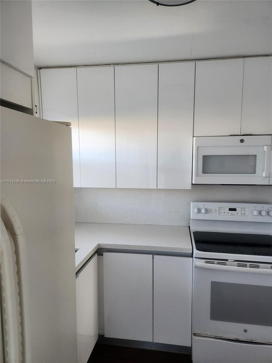 SUNRISE LAKES 51 CONDO - Residential Lease