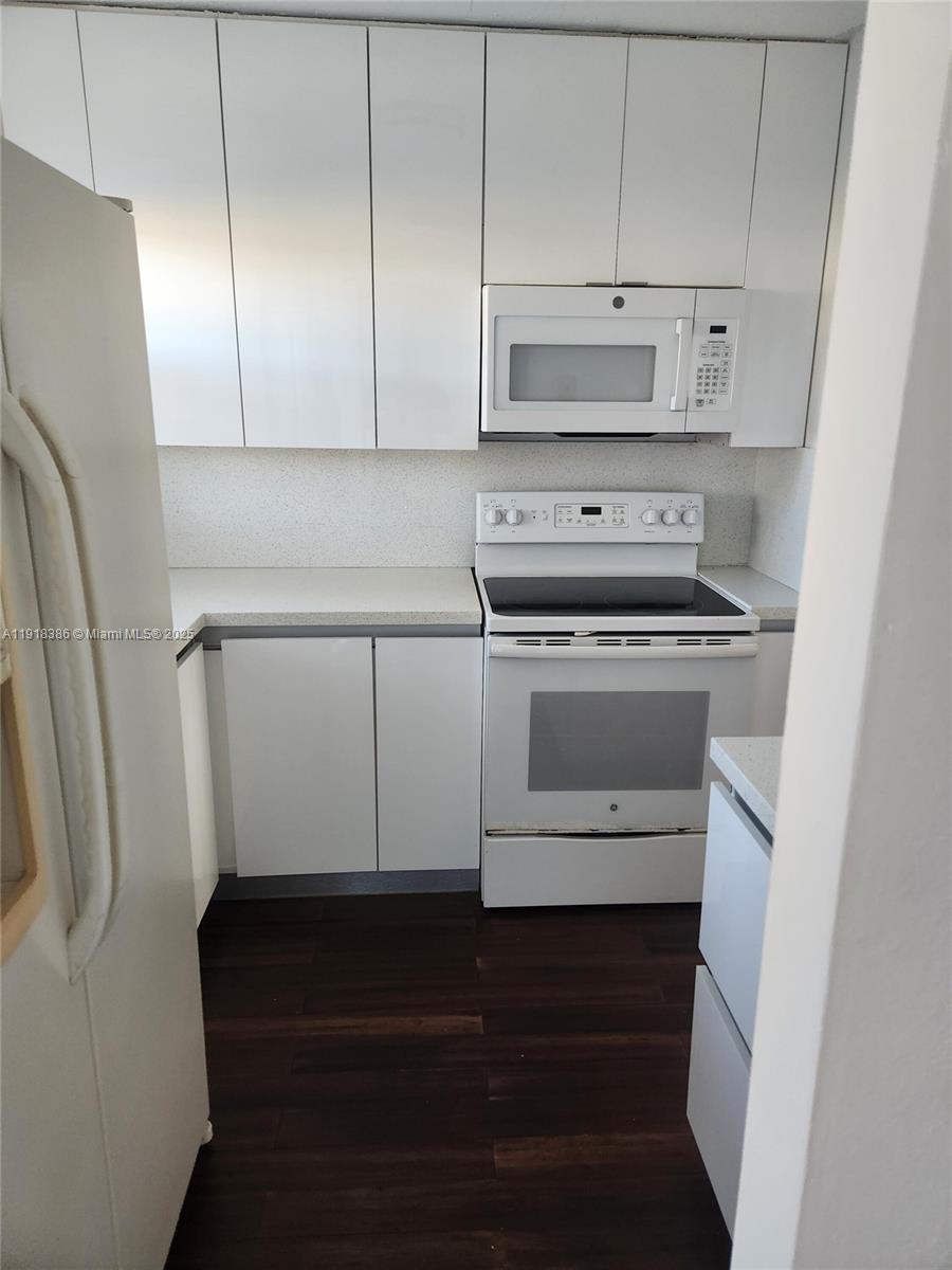 SUNRISE LAKES 51 CONDO - Residential Lease