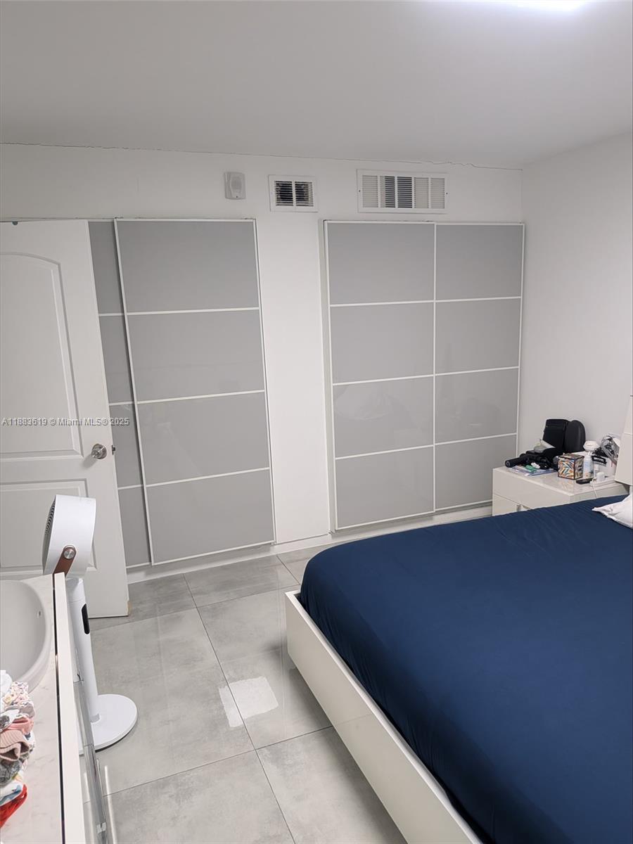 JADE WINDS GROUP - - Residential Lease