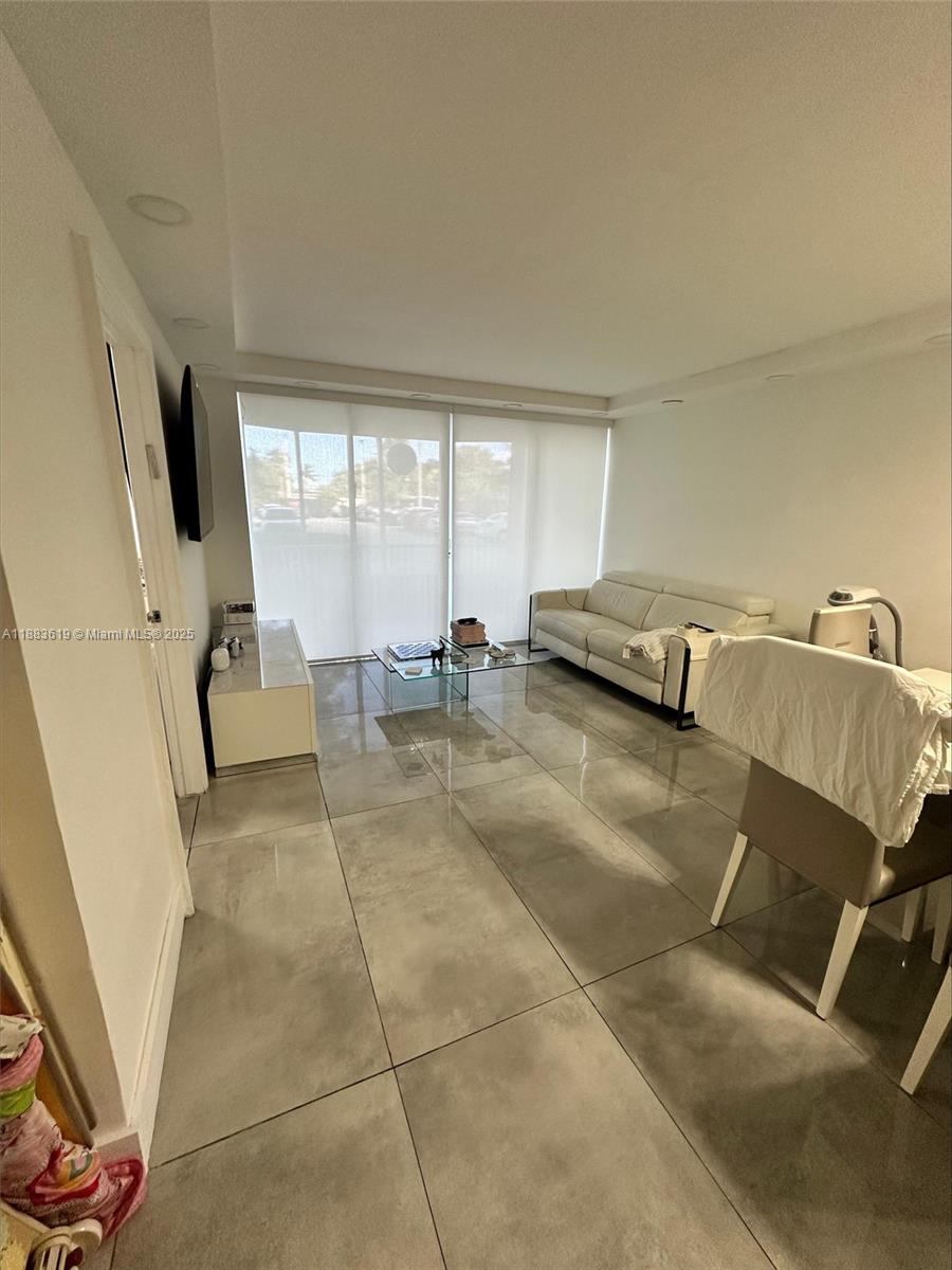 JADE WINDS GROUP - - Residential Lease