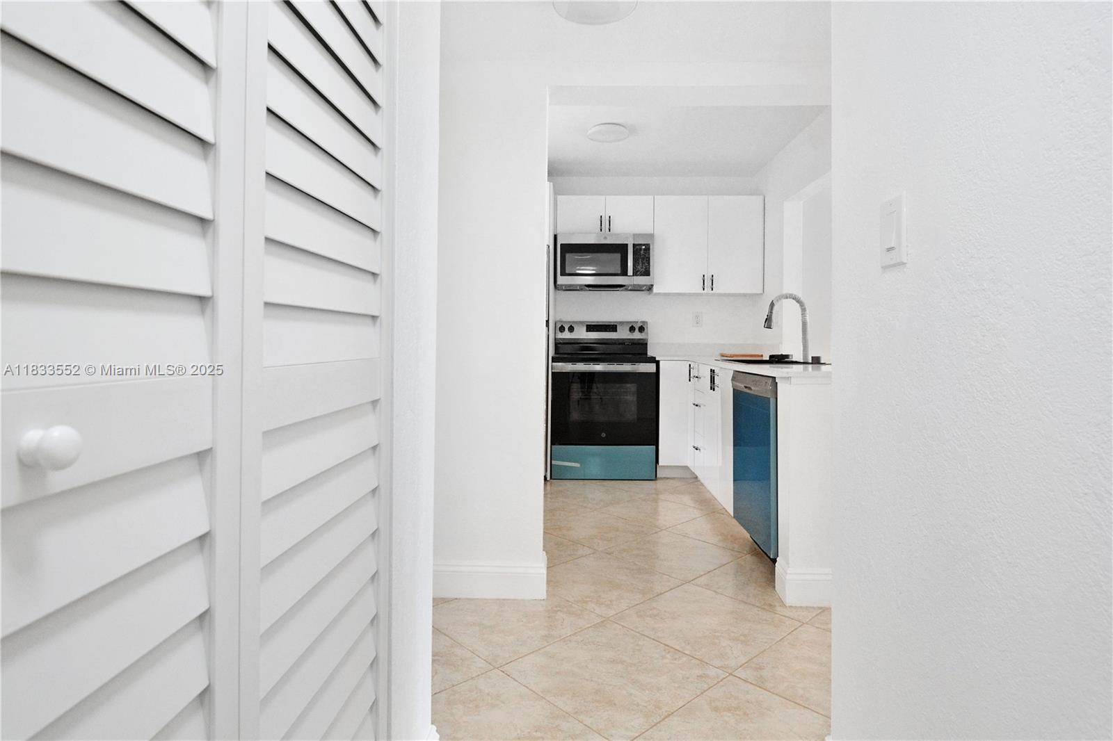 1391 S Ocean Blvd 704