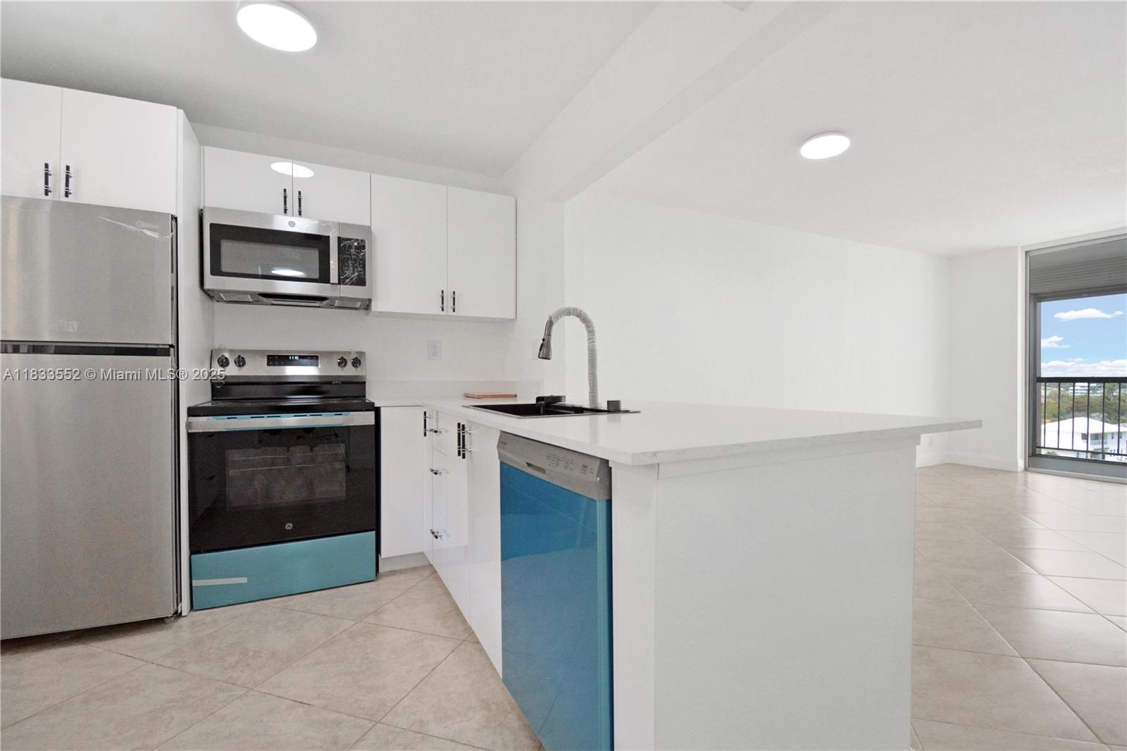 1391 S Ocean Blvd 704
