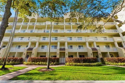 Photo of 10710 NW 66th St #111, Doral, FL 33178 (MLS # A11883576)