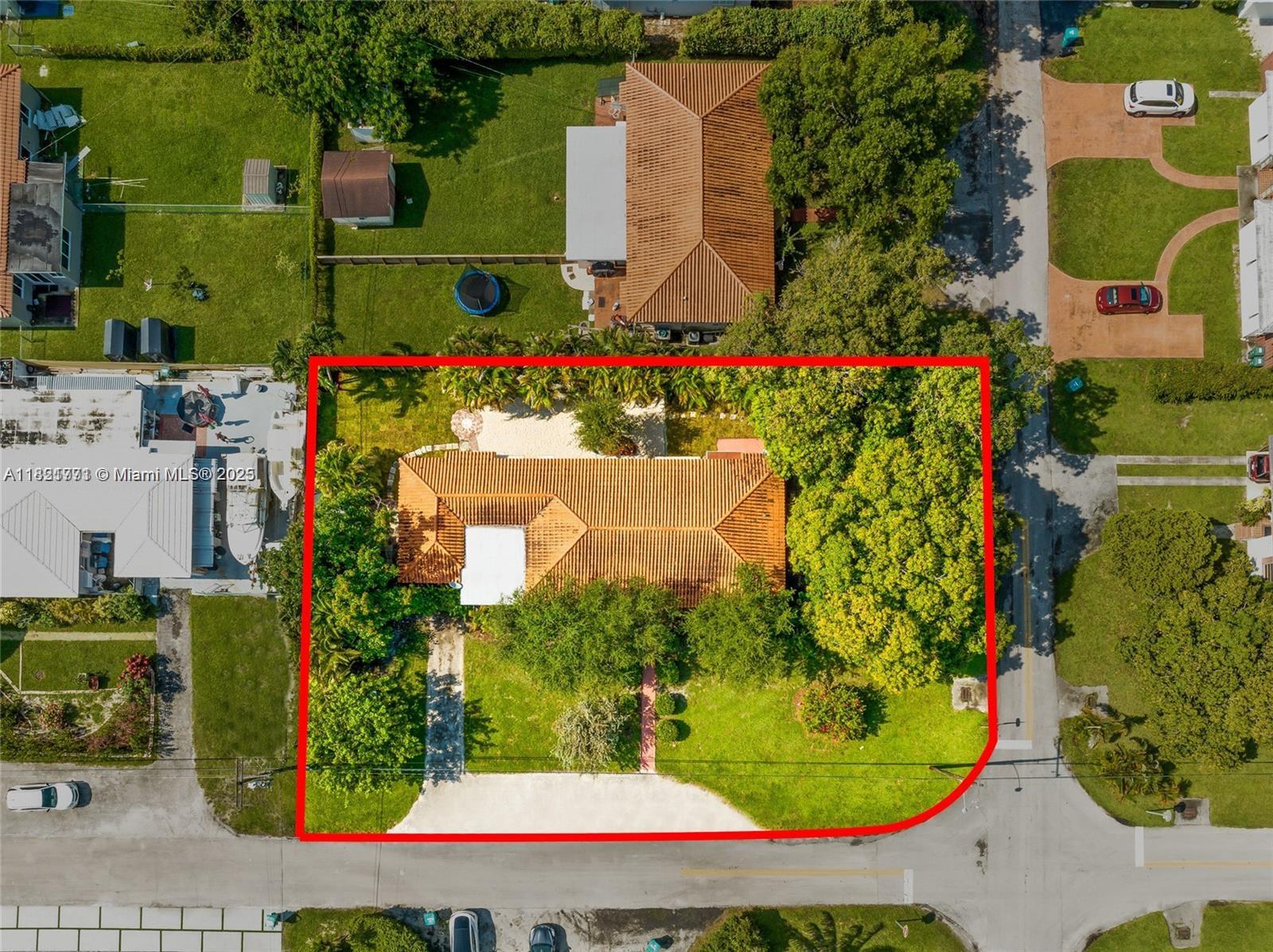 905 NE 111th St 905