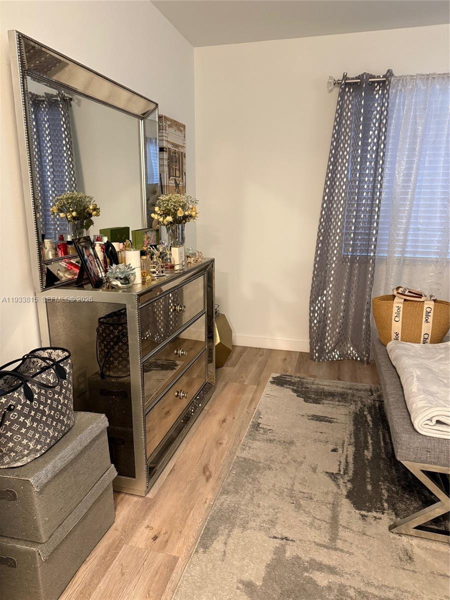 VILLAGE OF KINGS CREEK CO - Residential