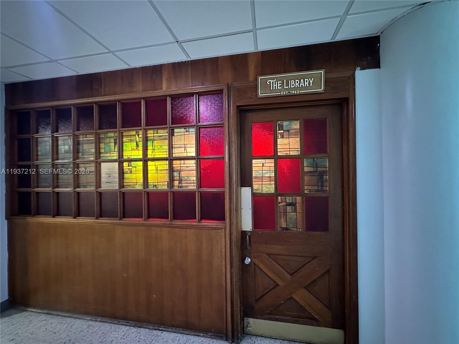 KING COLE CONDO - Residential