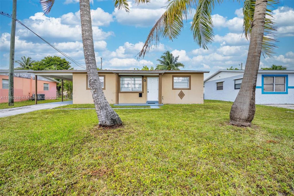 Photo of 451 SW 28th Ave, Fort Lauderdale, FL 33312 (MLS # A11840388)