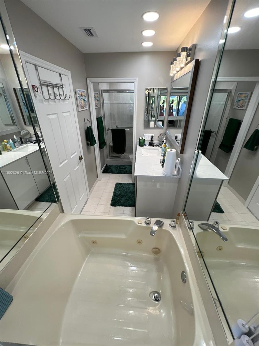 Photo 9 of 19 of 3787 NE 168th St 3787 townhome