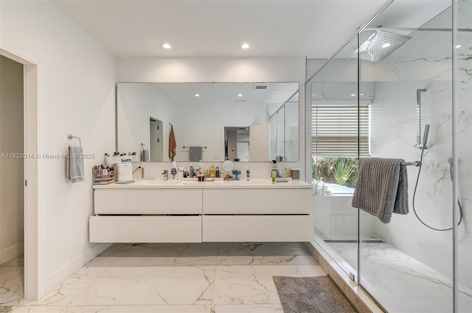 BAY HEIGHTS 1ST ADDN - Residential Lease