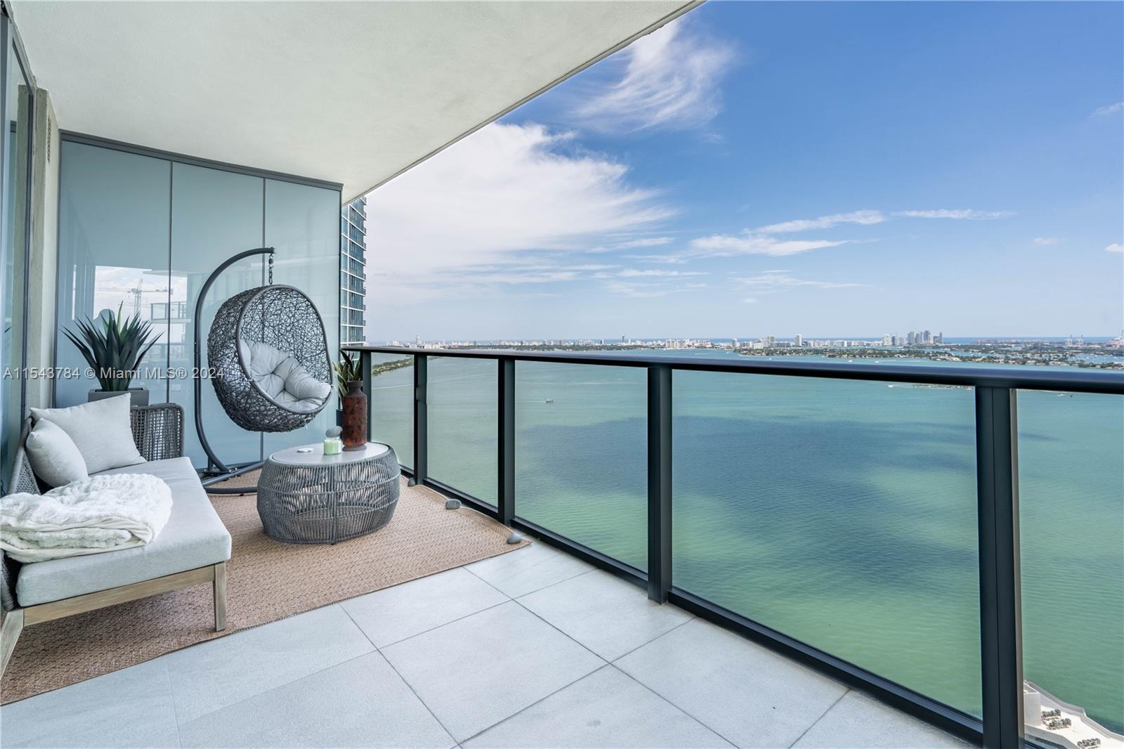 PARAISO BAY CONDO - Residential Lease