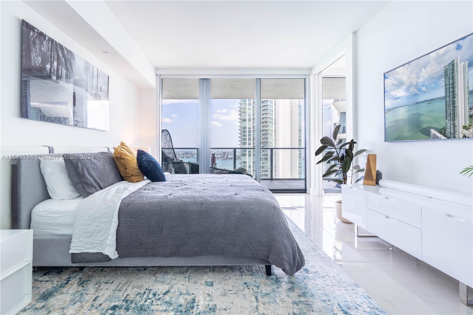 PARAISO BAY CONDO - Residential Lease