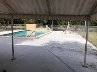 ROLLING GREEN CONDO F - Residential